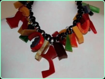 Chunky Art Deco bakelite/celluloid necklace on a chunky chain